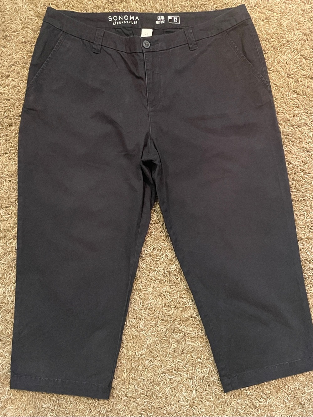 Sonoma LIFE + STYLE Women's Classic Black Capris 12